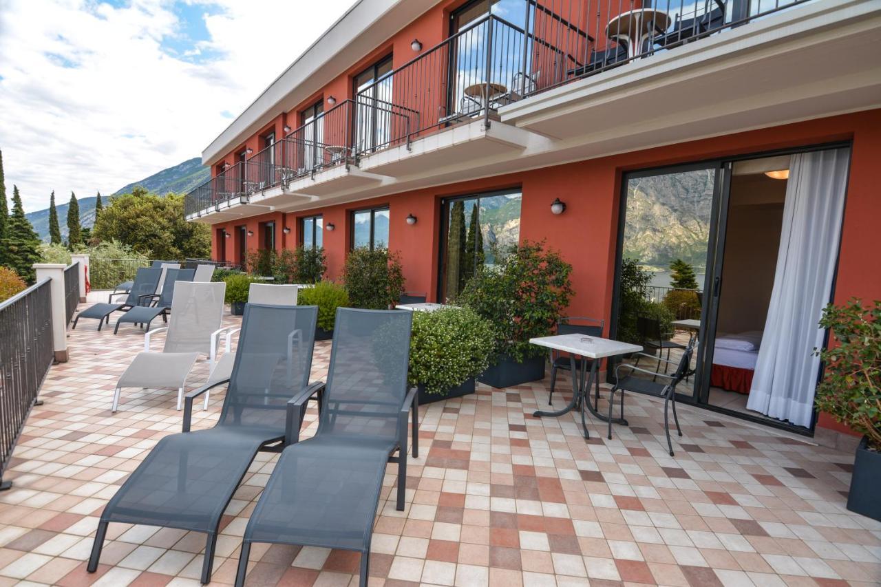 Hotel Oasi Beach Malcesine Kültér fotó