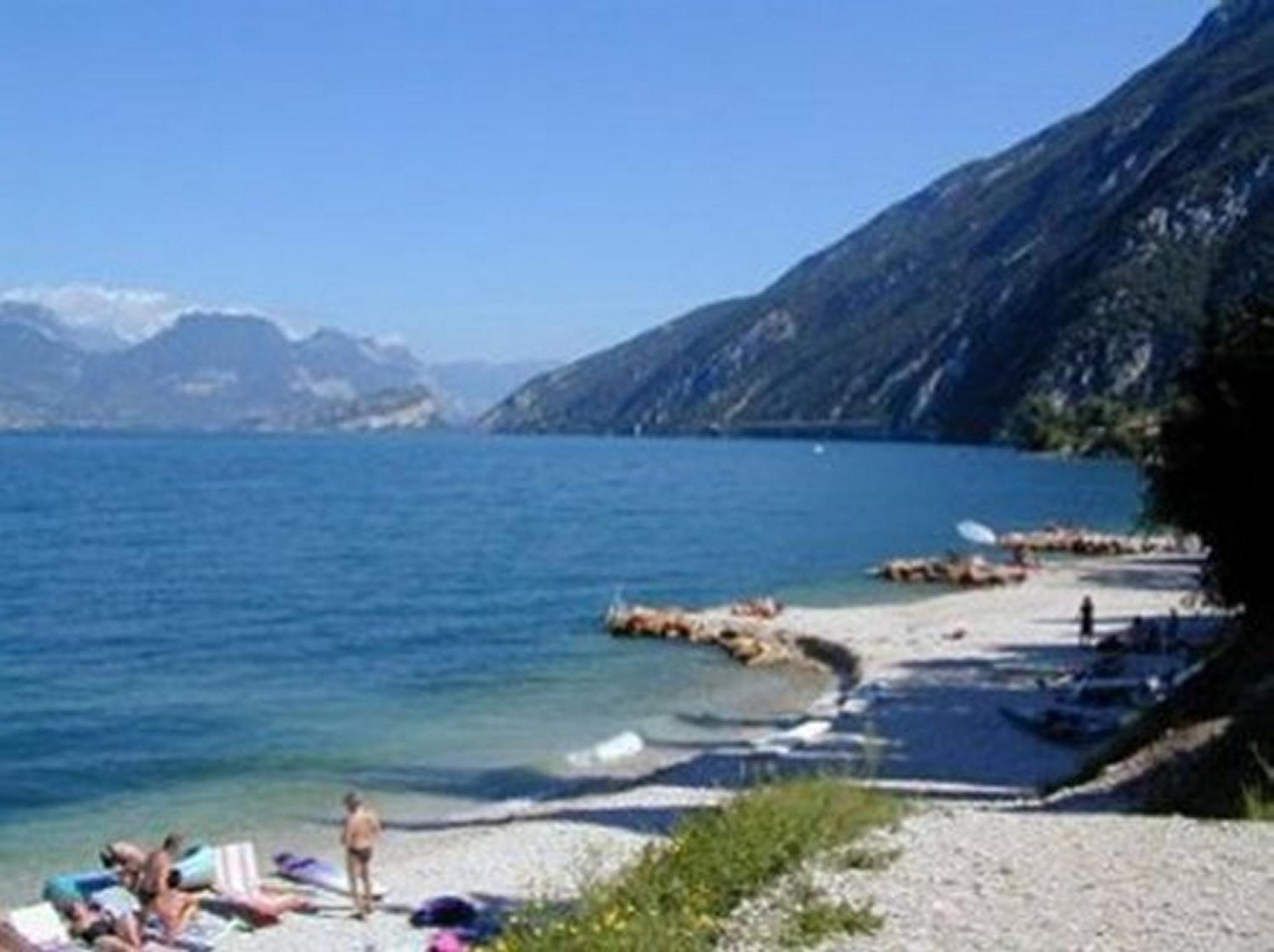 Hotel Oasi Beach Malcesine Kültér fotó