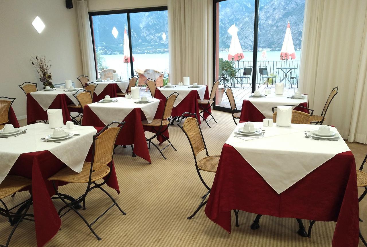 Hotel Oasi Beach Malcesine Kültér fotó