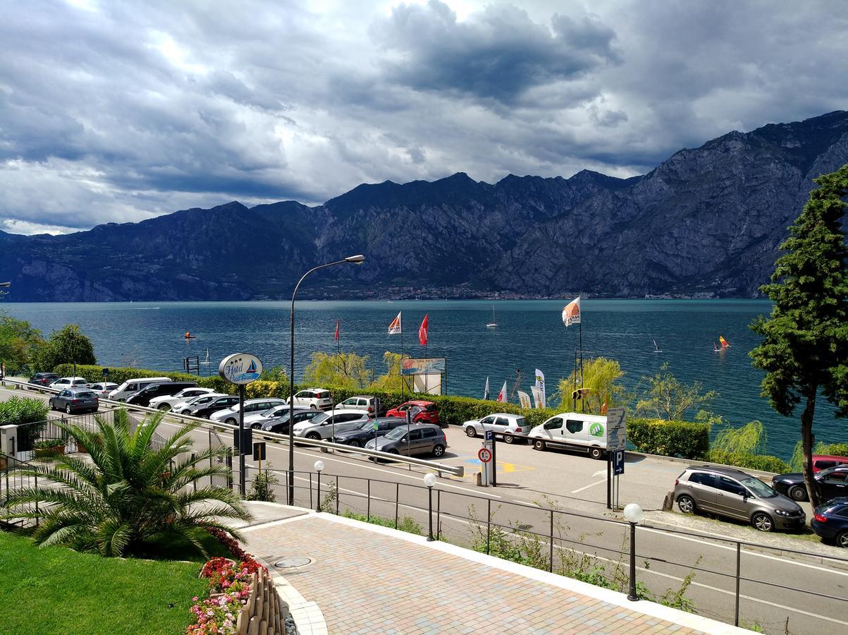 Hotel Oasi Beach Malcesine Kültér fotó