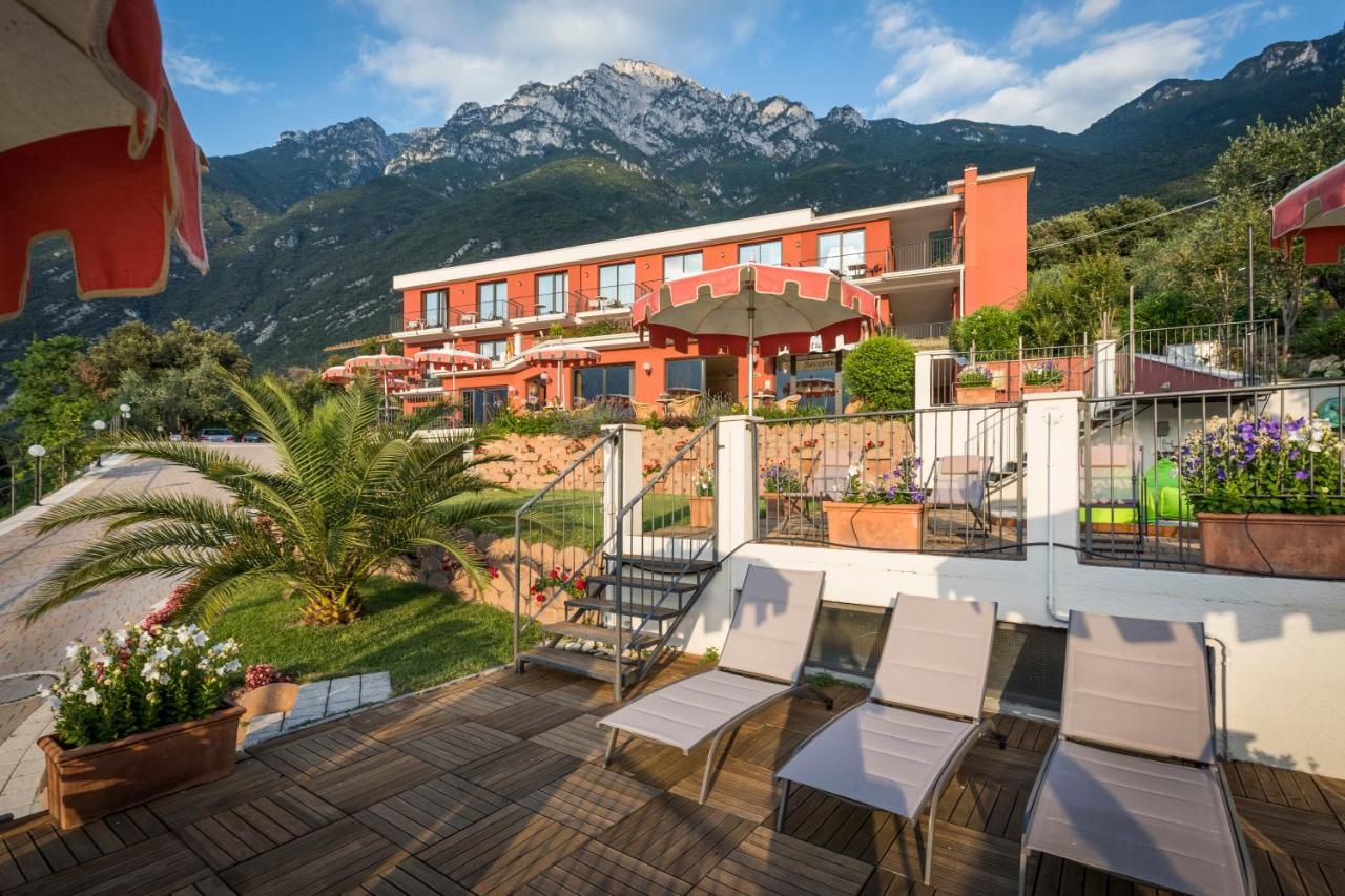 Hotel Oasi Beach Malcesine Kültér fotó